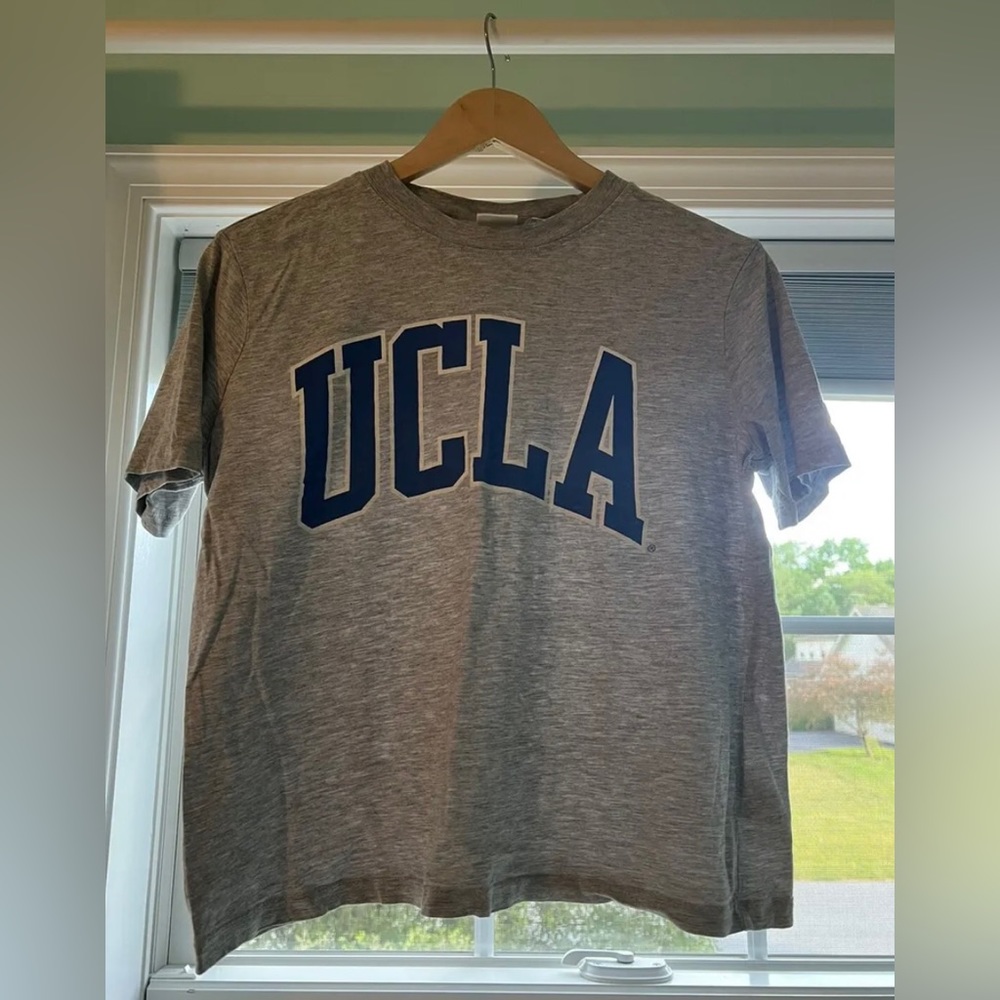 H&M Original UCLA BRUINS Gray T-Shirt Women’s Size Small.